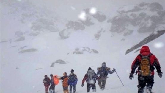 نجات جان ۵ کوهنورد مفقودی در ارتفاعات میمند