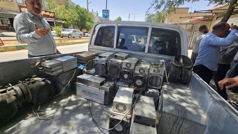 کشف ۱۶ دستگاه ماینر غیرمجاز در یاسوج 